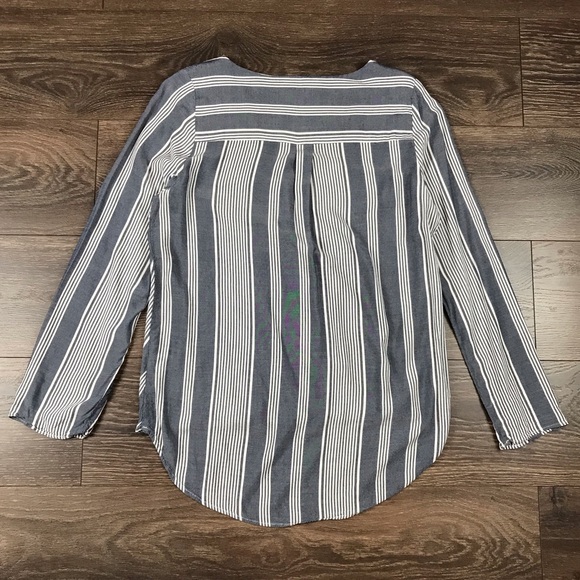 Alythea Women’s Long Sleeve V-Neck Pullover Stripe Gray Blouse Size Large - Picture 4 of 5